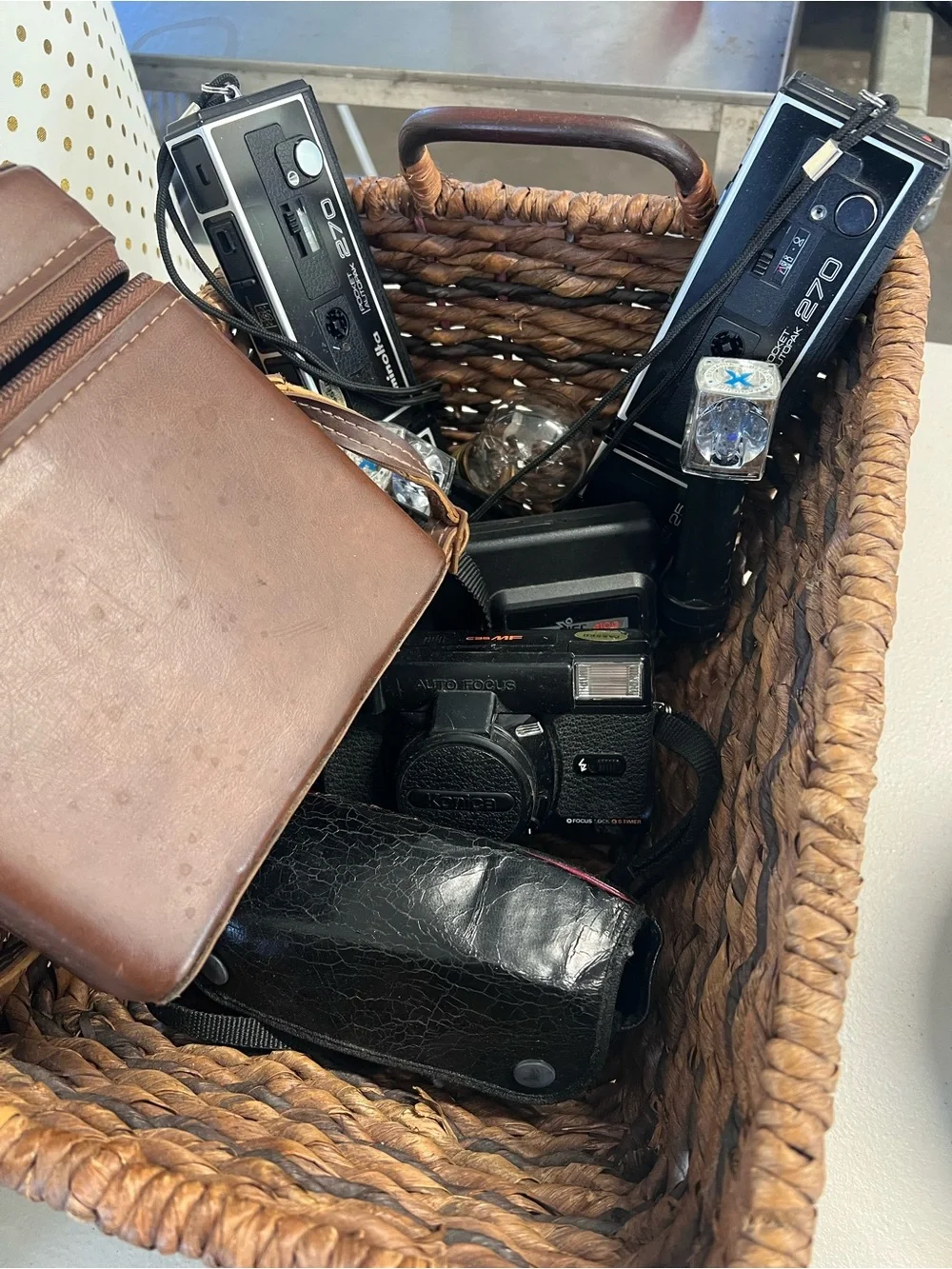 Lot Of 5 VTG Cameras & Cases Konica/Minolta/Kodak Retro